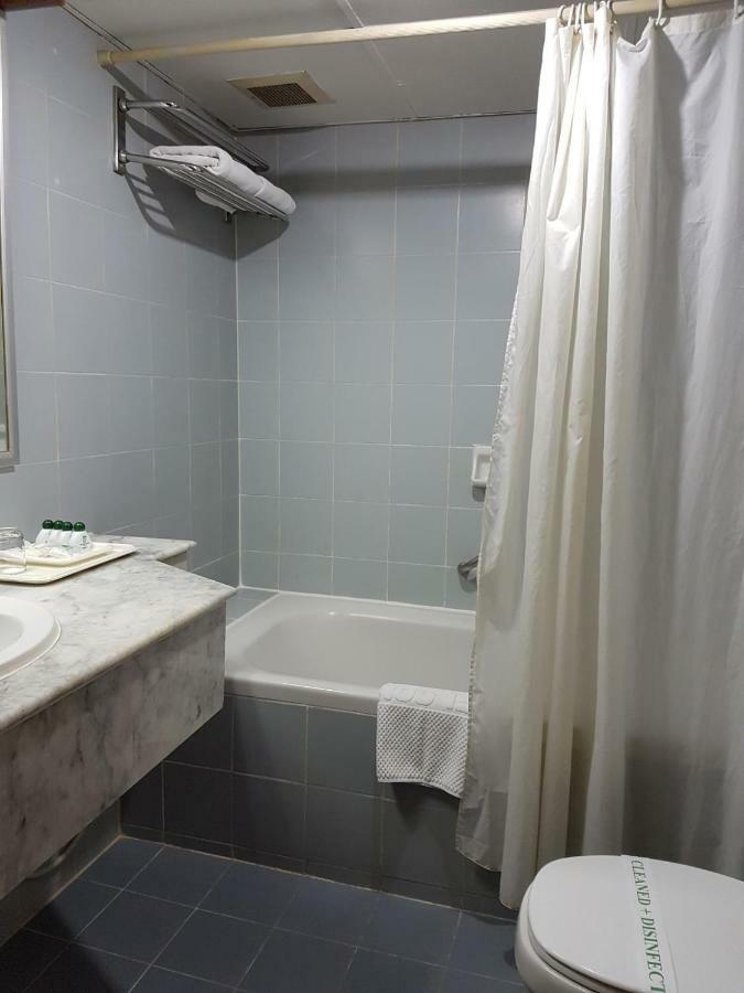 The Park Hotel Sukhumvit 7 Bangkok Buitenkant foto