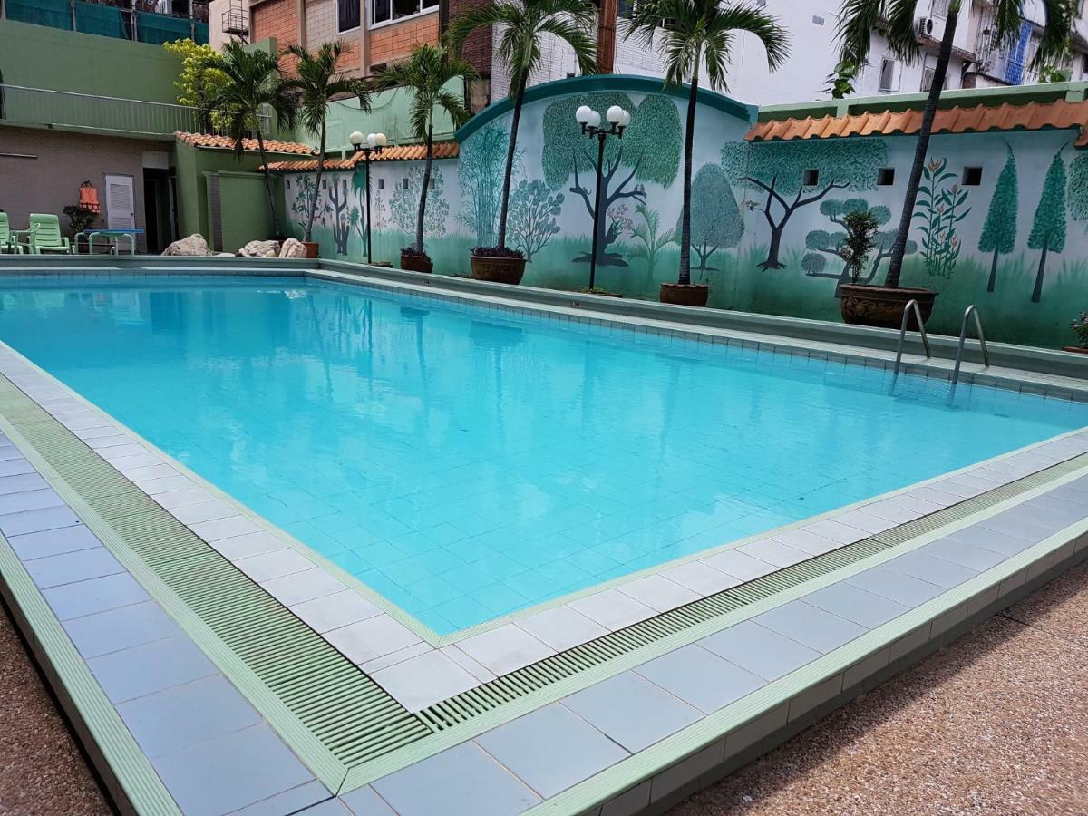 The Park Hotel Sukhumvit 7 Bangkok Buitenkant foto
