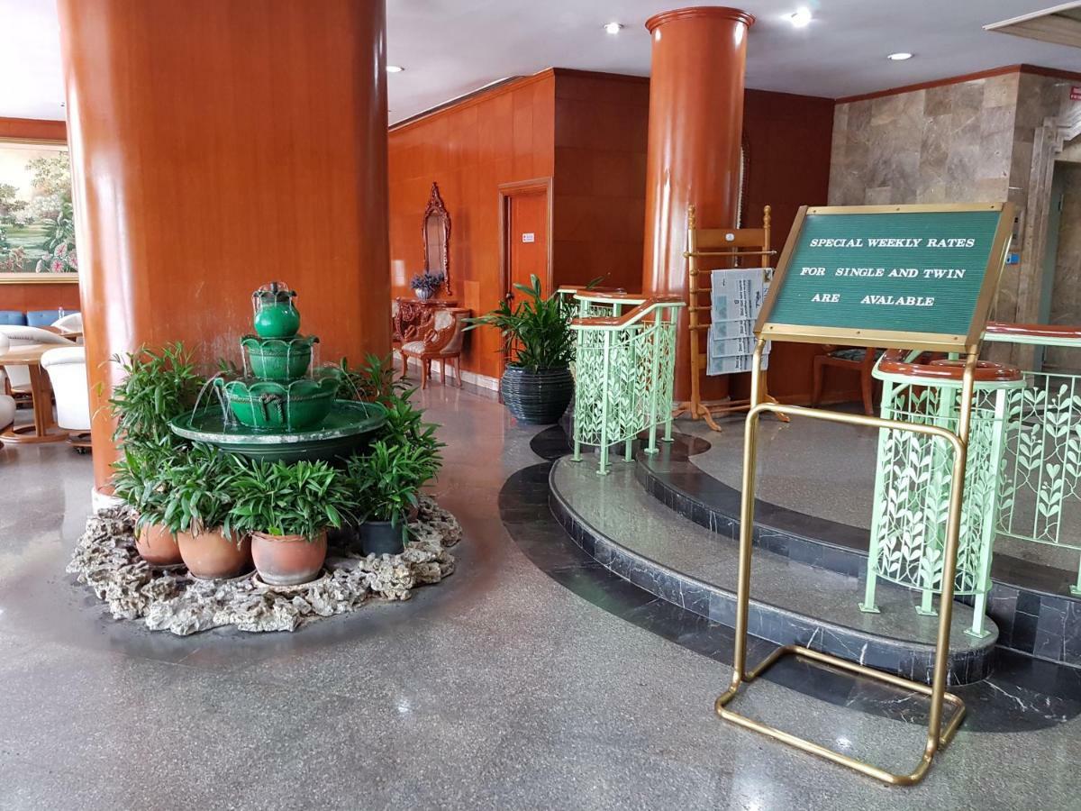 The Park Hotel Sukhumvit 7 Bangkok Buitenkant foto