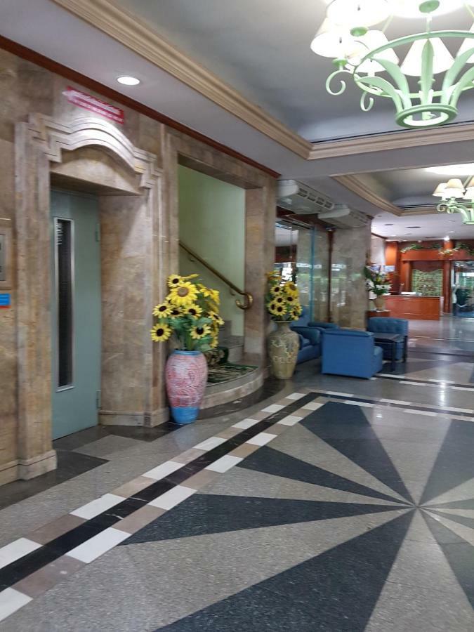 The Park Hotel Sukhumvit 7 Bangkok Buitenkant foto