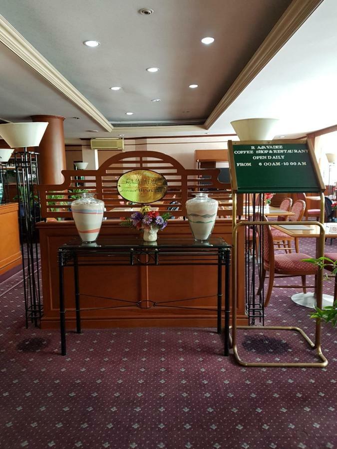 The Park Hotel Sukhumvit 7 Bangkok Buitenkant foto